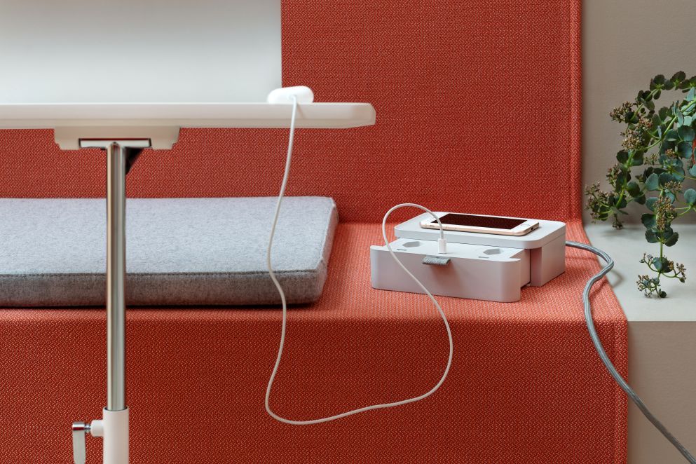 Ampi Chargeur sans fil et prise multiple Vitra