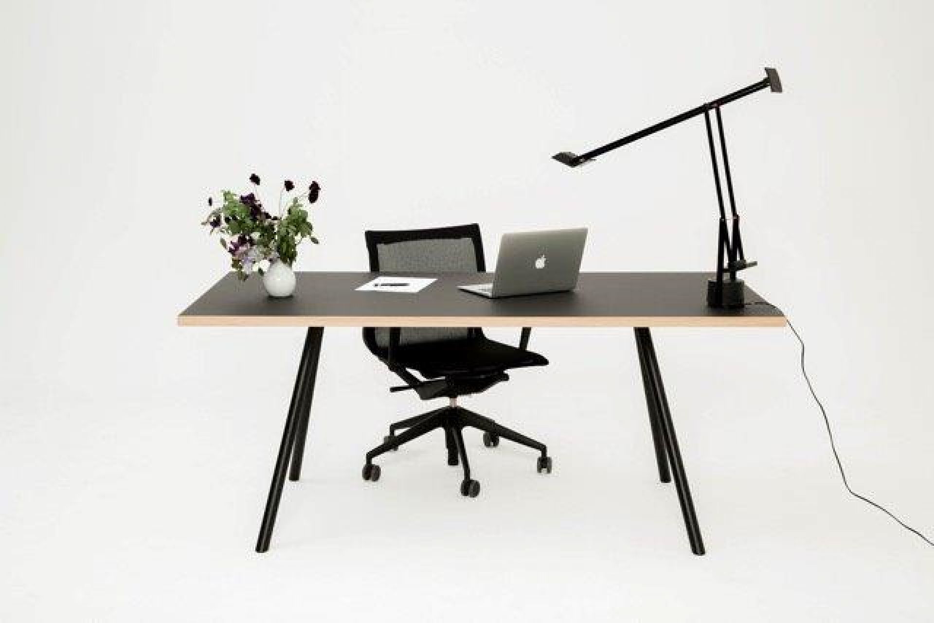 Masa piètement de table acier New Tendency