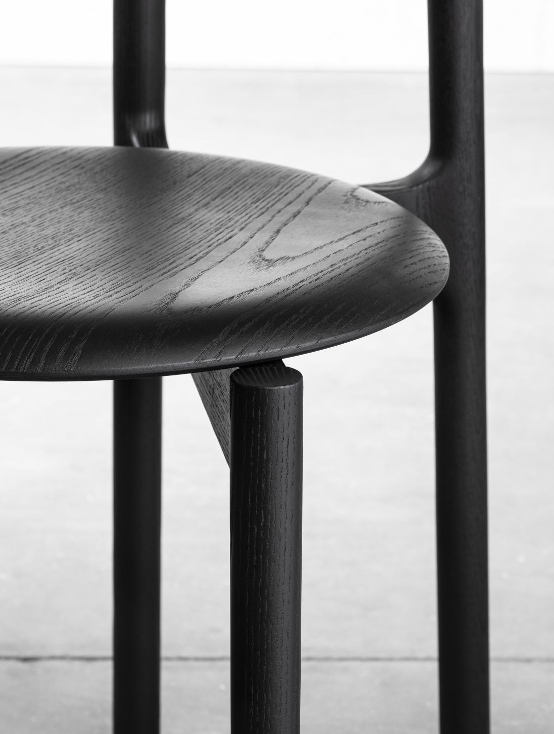 Bice Chaise Miniforms Frêne teinté noir Bice Chaise Miniforms Frêne teinté noir