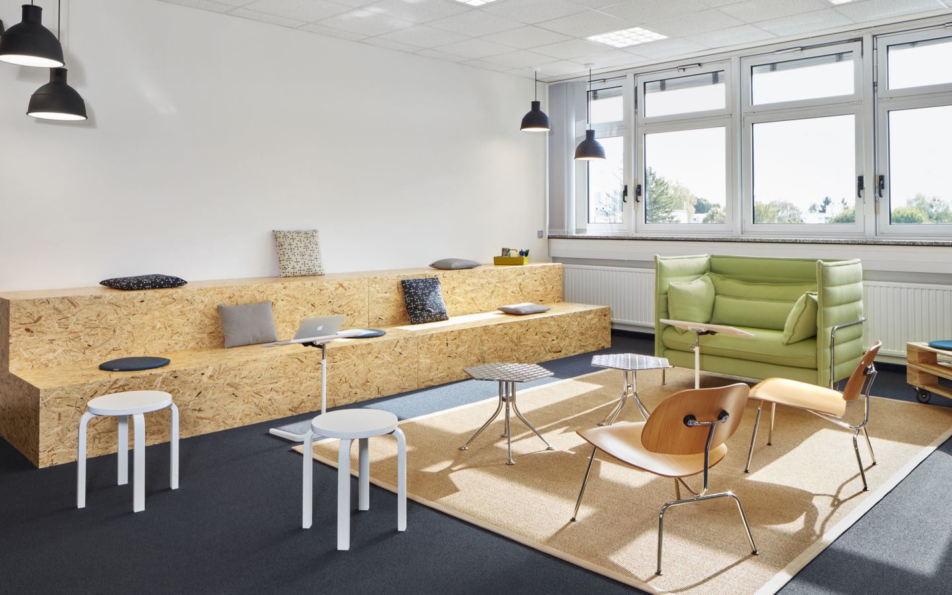 Plywood Group LCM Chaise Vitra