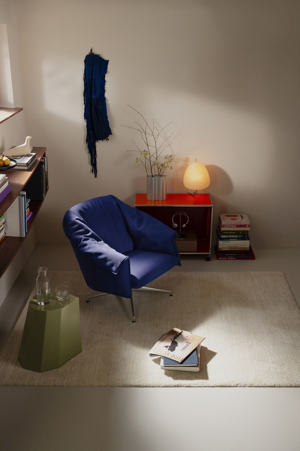 Bascule Fauteuil Lowback avec pouf Vitra