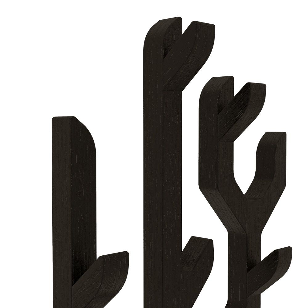 Nahaufnahme der dunklen Hartô Wandgarderobe Ambroise mit mehreren Haken. Moderne Garderobenlösung für Flur und Eingangsbereich.