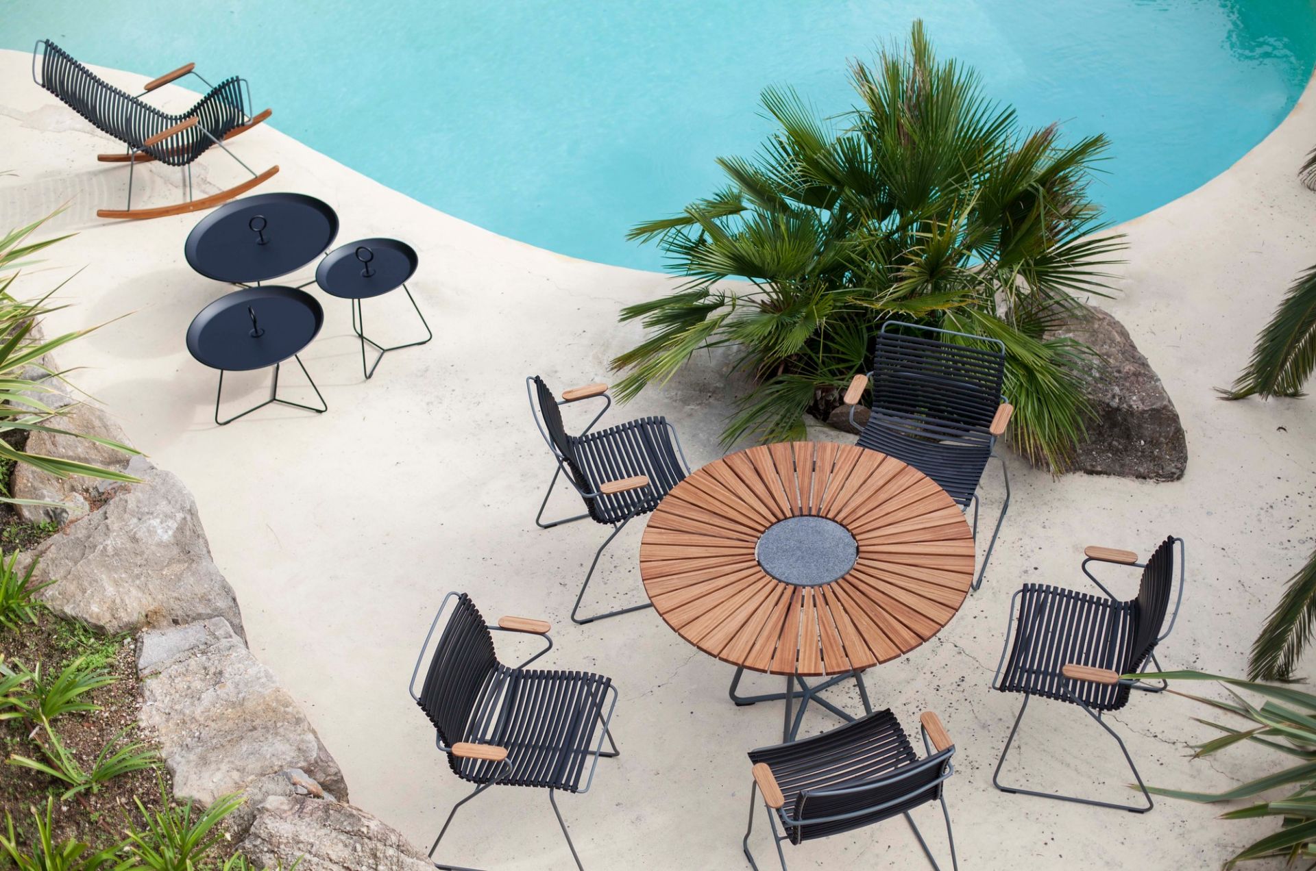 Eyelet  Outdoor / Indoor Table d'appoint moyenne Houe