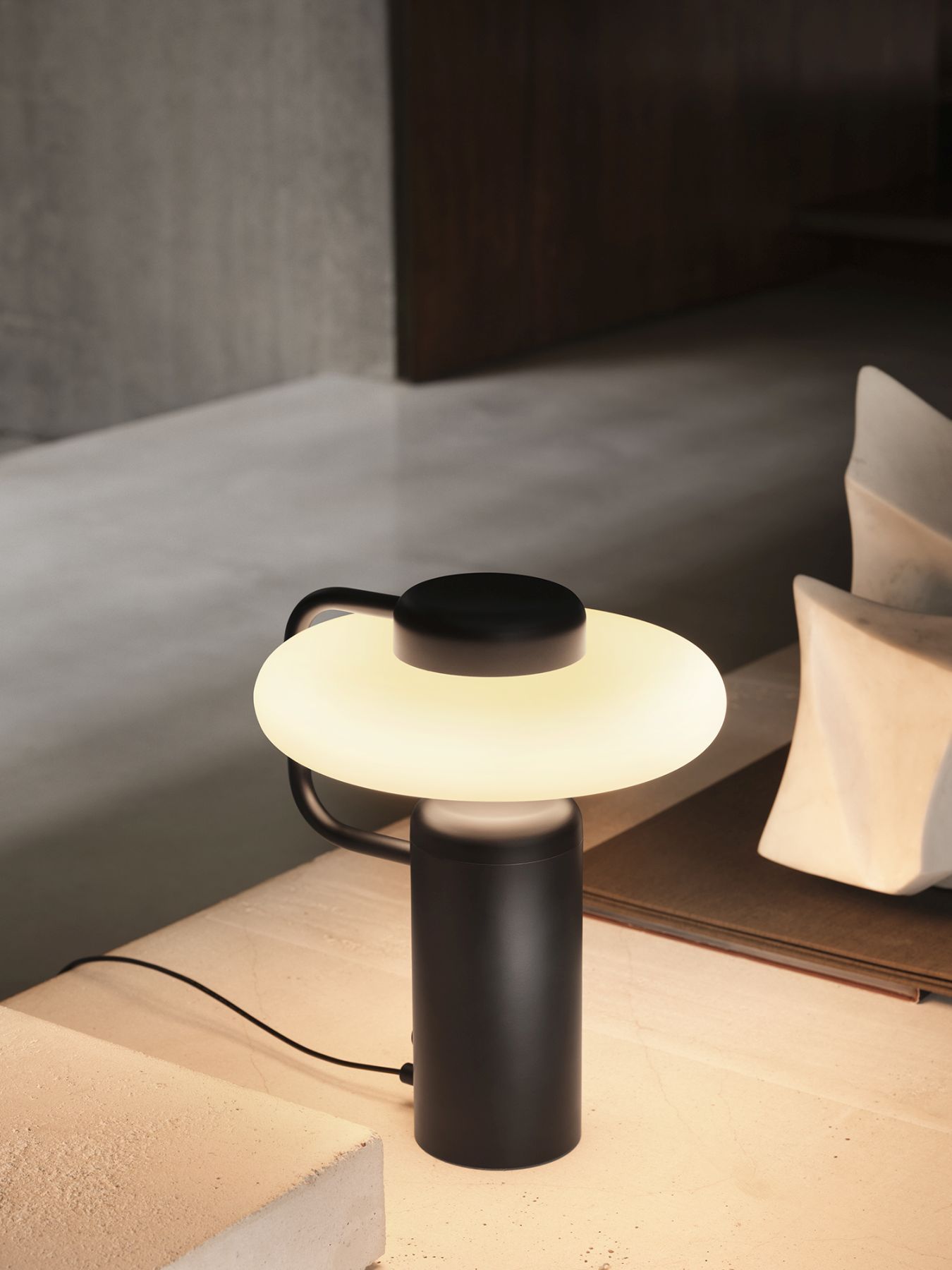 Tratto Lampe de table noir Kdln