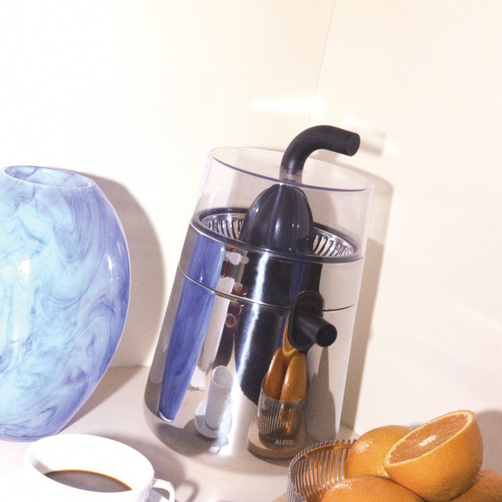 NE02 B Toru Presse-citron électrique Alessi
