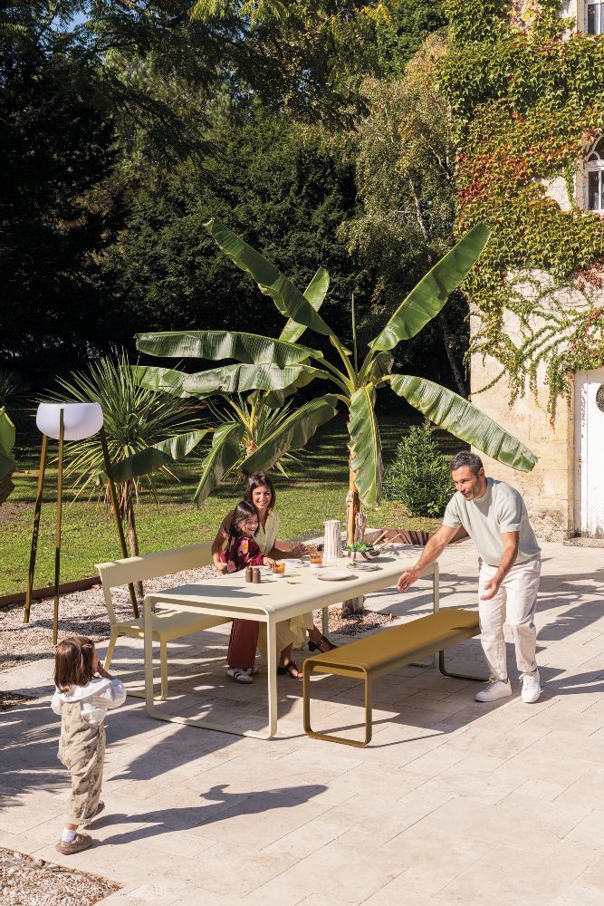 Yunos Solar LED Lampadaire d'extérieur Fermob