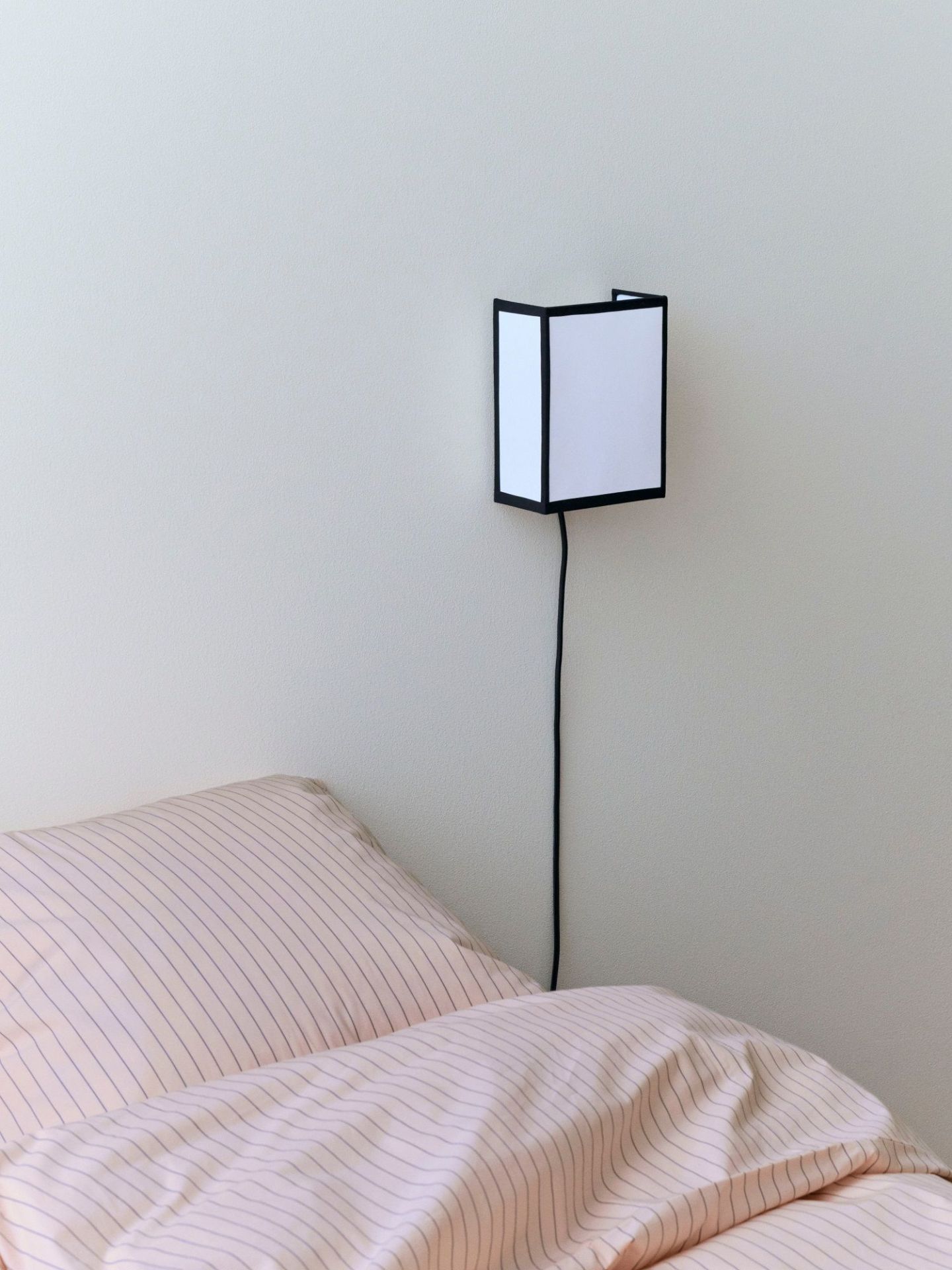 Ava Square Wall Lamp Applique murale Hay