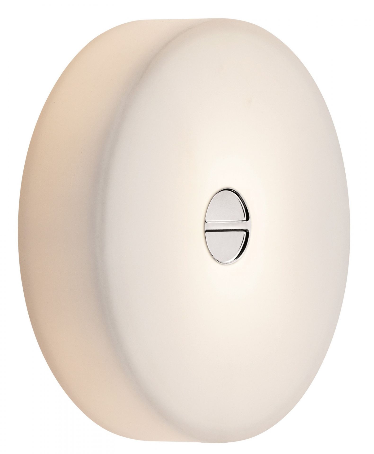 Nahaufnahme der runden Flos Mini Button Wandleuchte aus Glas mit zentralem Schalter.
