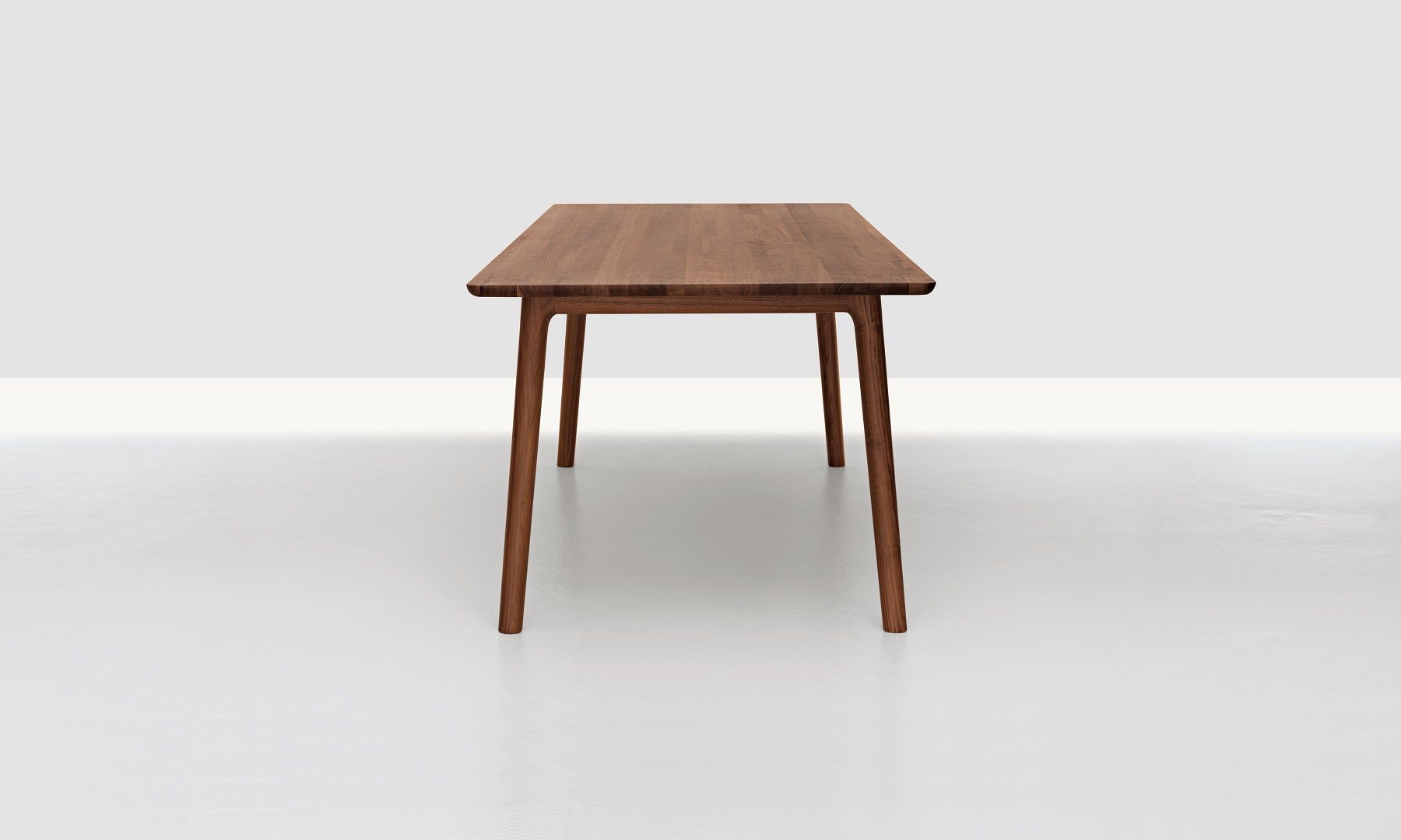 E8 table / table de salle à manger en bois massif période