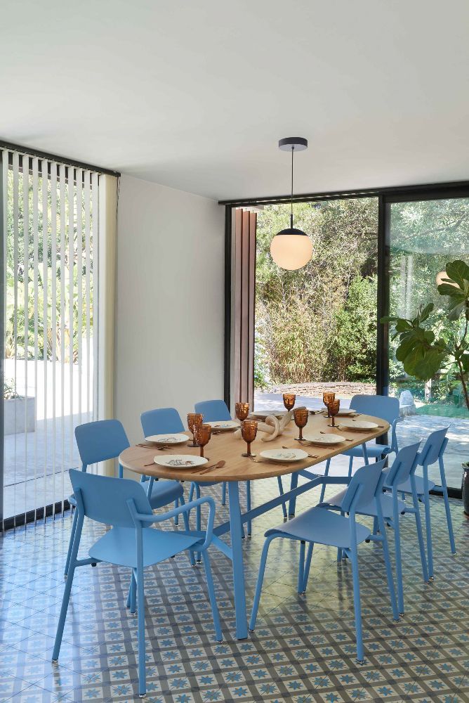 SO'O Table de salle à manger en chêne 220 × 95 cm (ovale) Intérieur Fermob