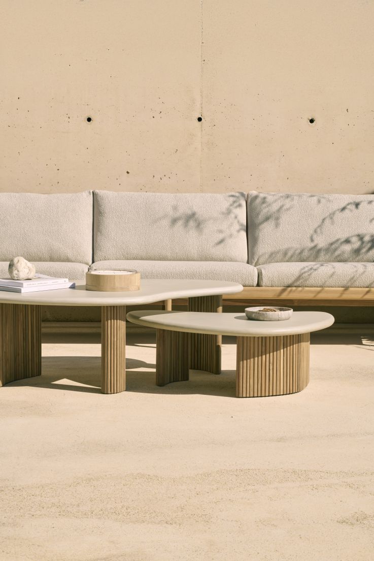 Boomerang Table basse d'extérieur béton/teck Ethnicraft