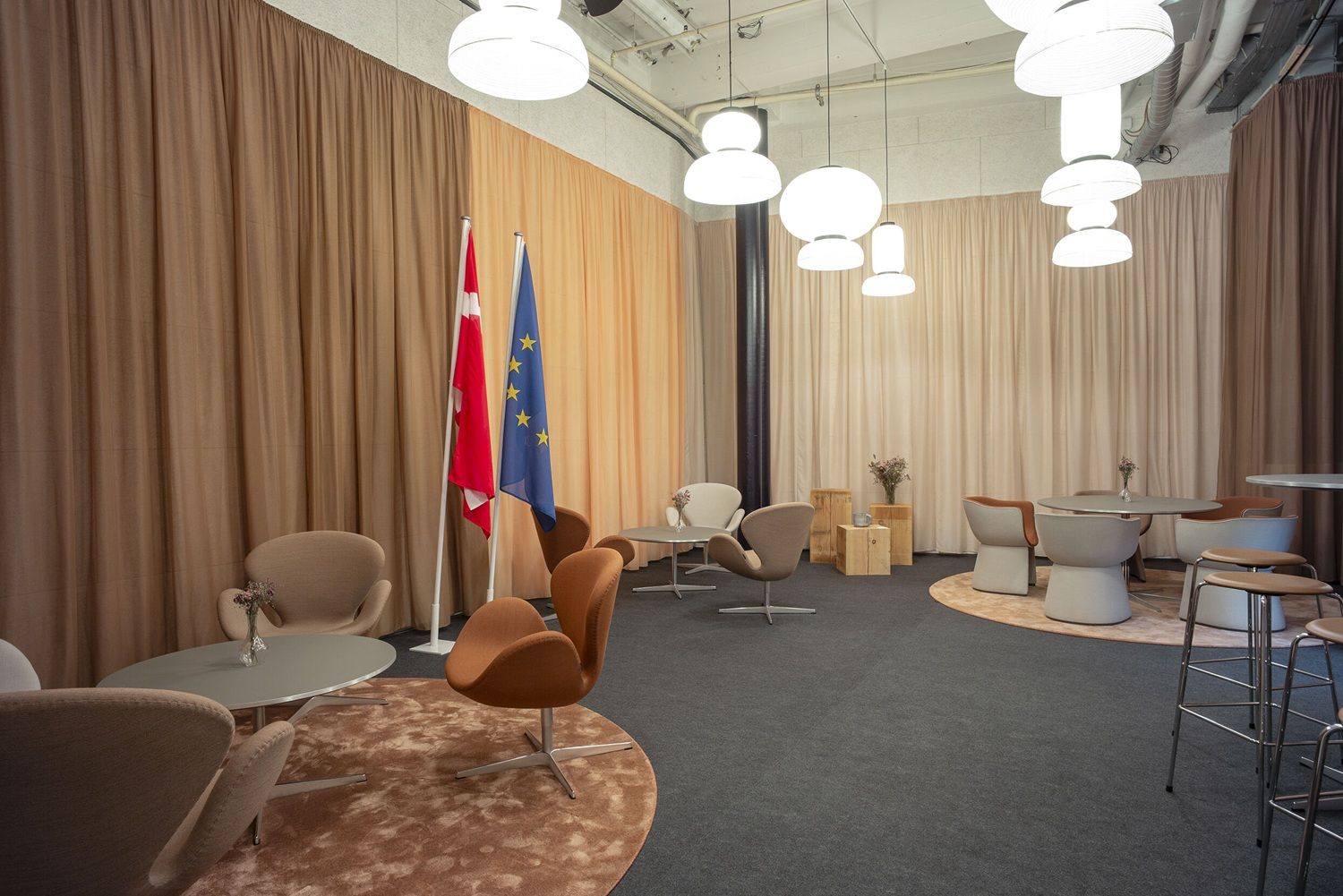 High Dot Counter stool Tabouret Fritz Hansen