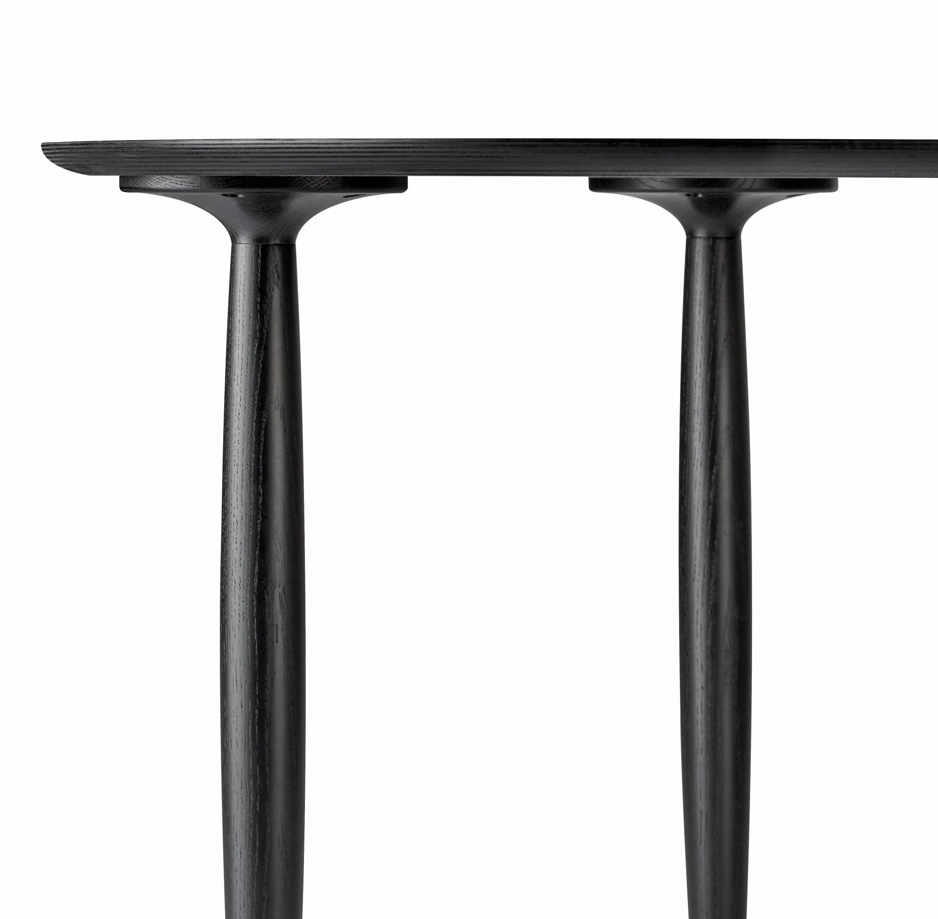 Oku table à manger ronde chêne noir  Norr11