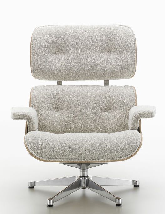 Eames Lounge Chair & Ottoman Fauteuil PRÉFÉRENCE Nubia, cream sand, poli, cerisier Eames Lounge Chair & Ottoman Fauteuil PRÉFÉRENCE Nubia, cream sand, poli, cerisier