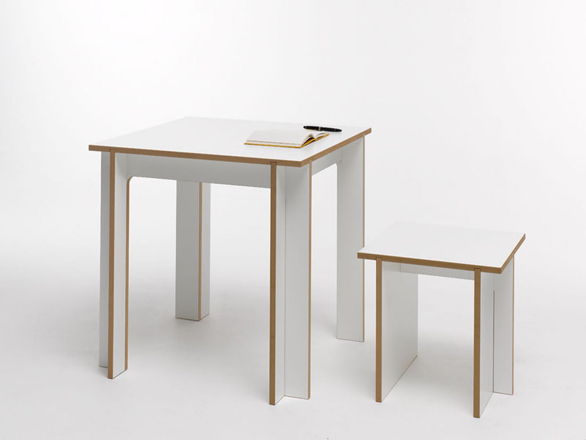 Tischgruppe tabouret Tojo