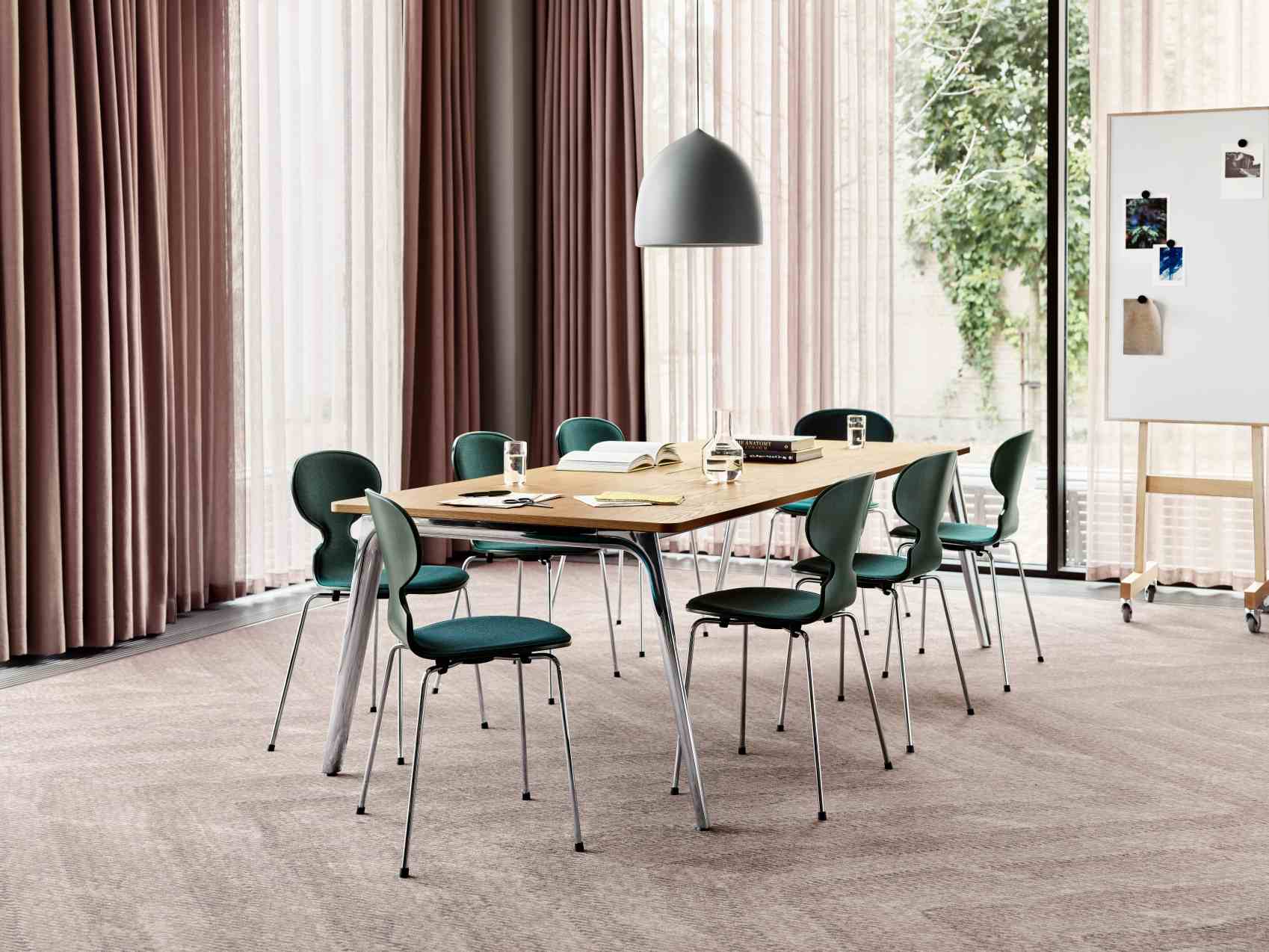 Table Pluralis Fritz Hansen