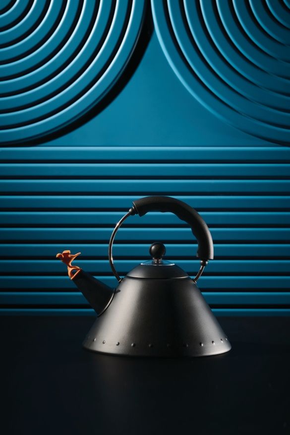 9093 BB Bouilloire noire Alessi