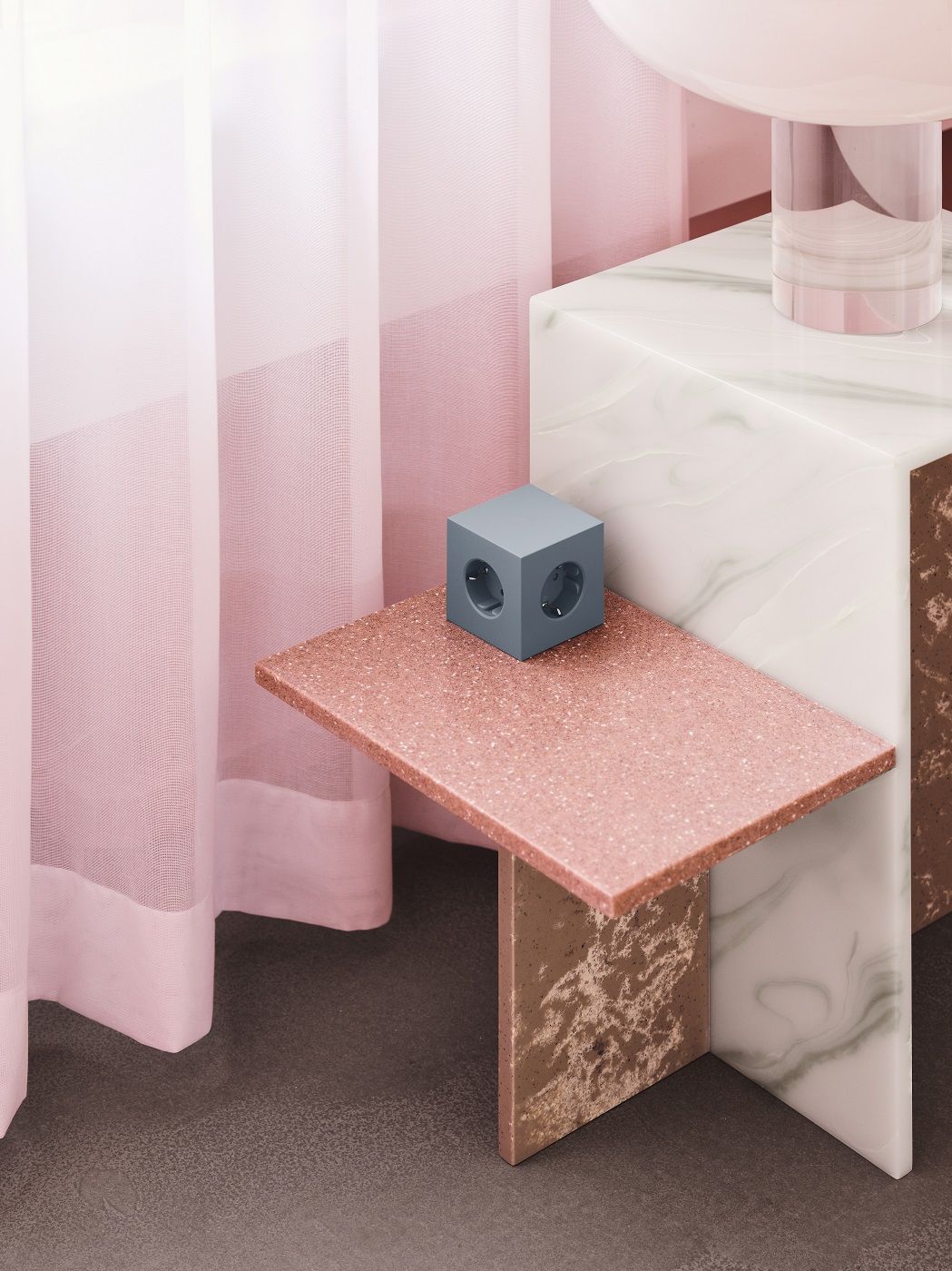 Square 1 - Avolt Cube de prises avec USB C dfp Design Shark bleu
