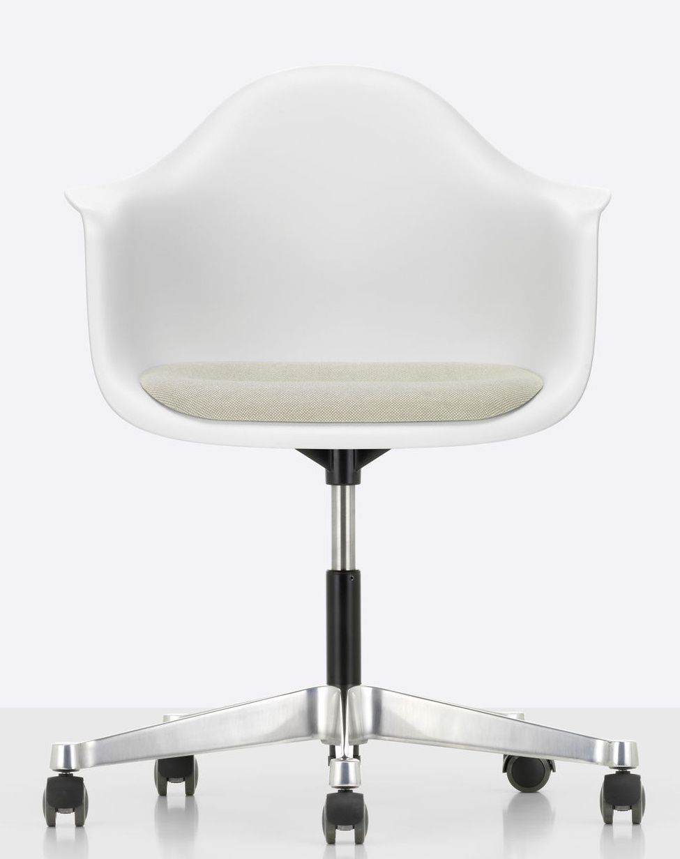 Eames Plastic Arm Chair PACC avec coussin d'assise Vitra