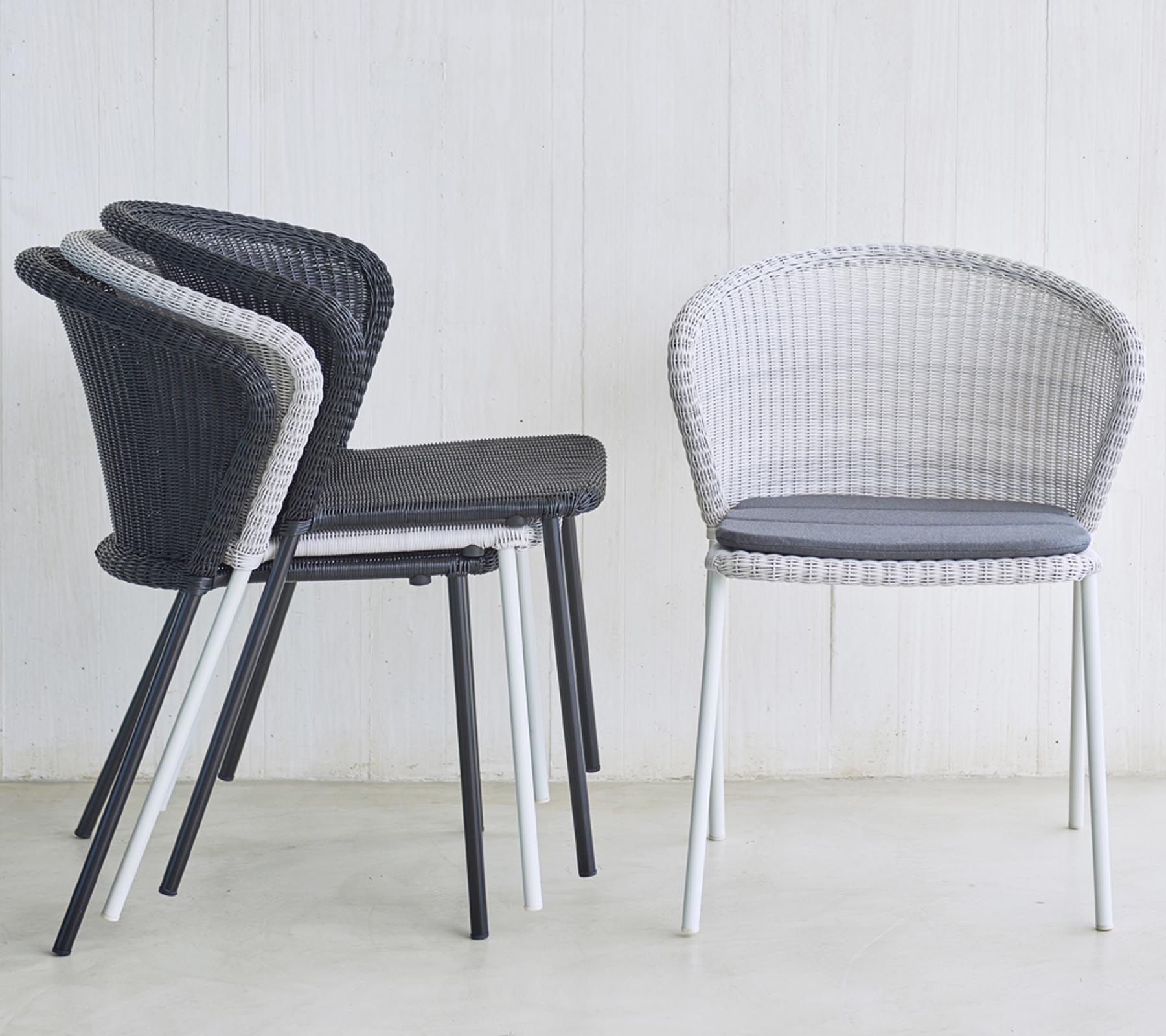 Lean Chaise Cane-Line