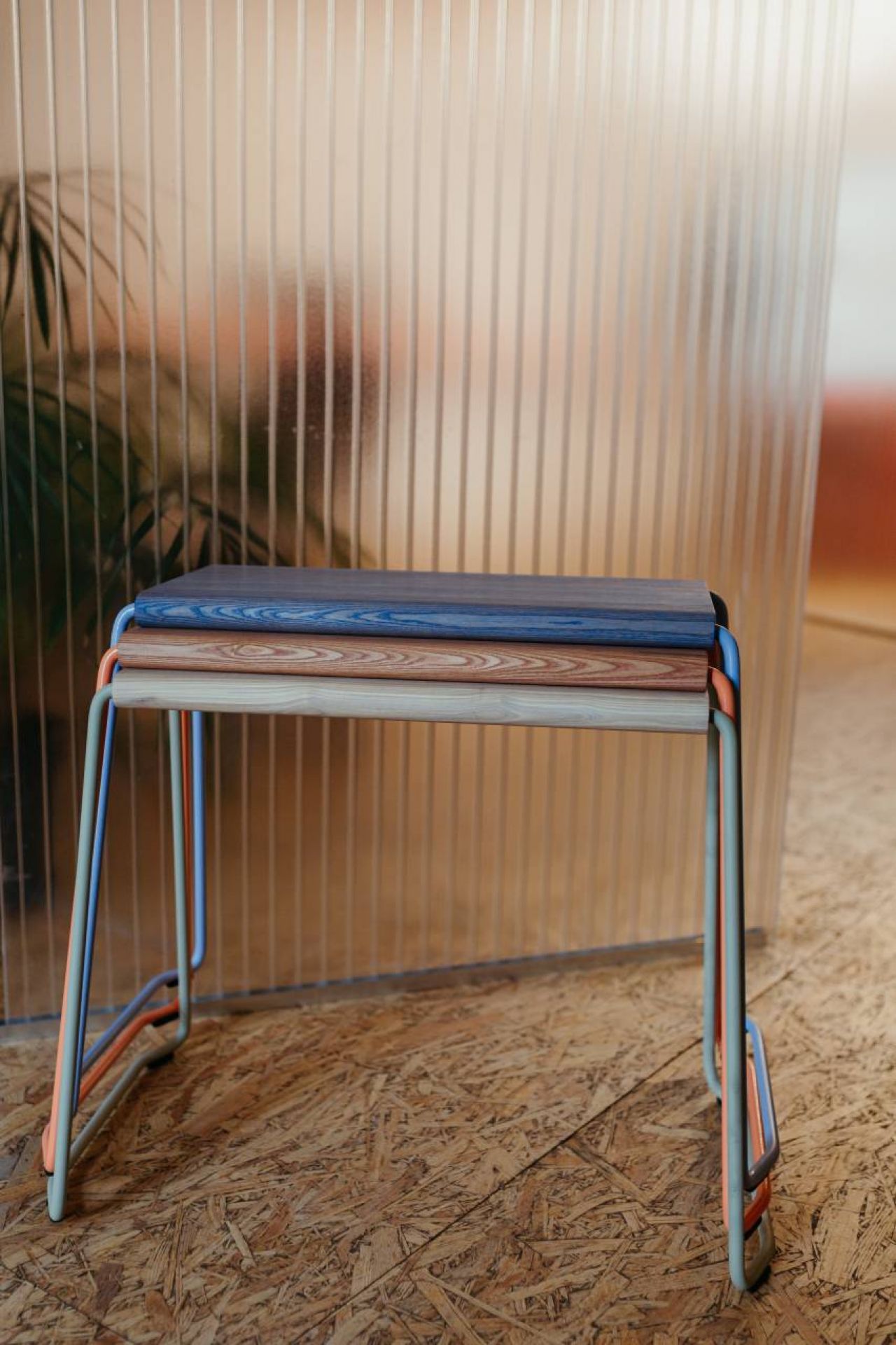 D:003 Table d'appoint Melon Fuchs & Habicht