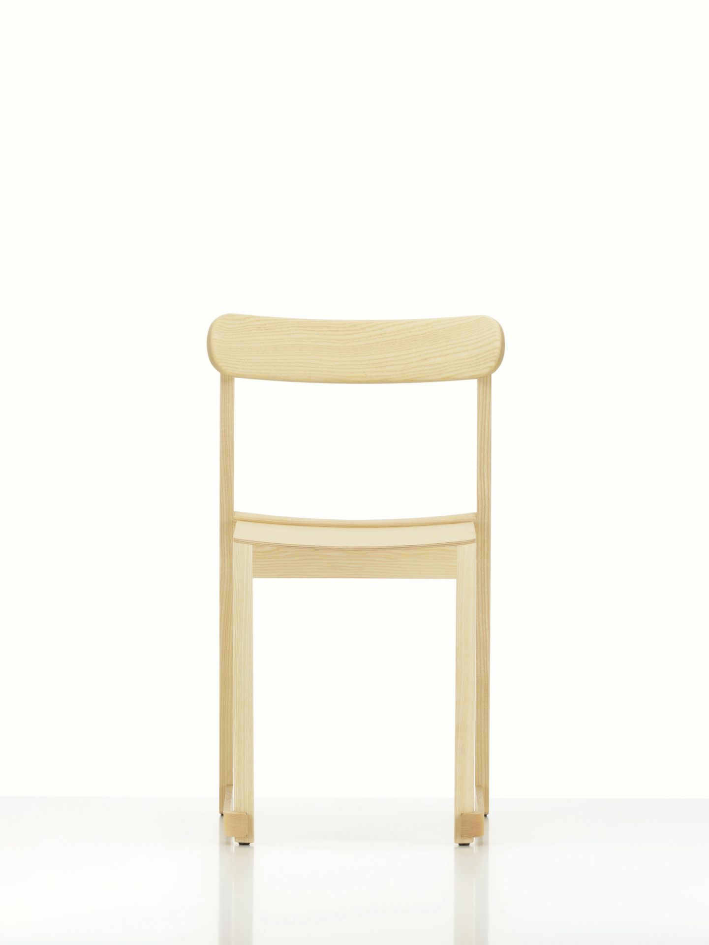 Atelier Chair Stuhl aus Esche natur lackiert, Frontansicht. Holzstuhl für Esszimmer und Büro.