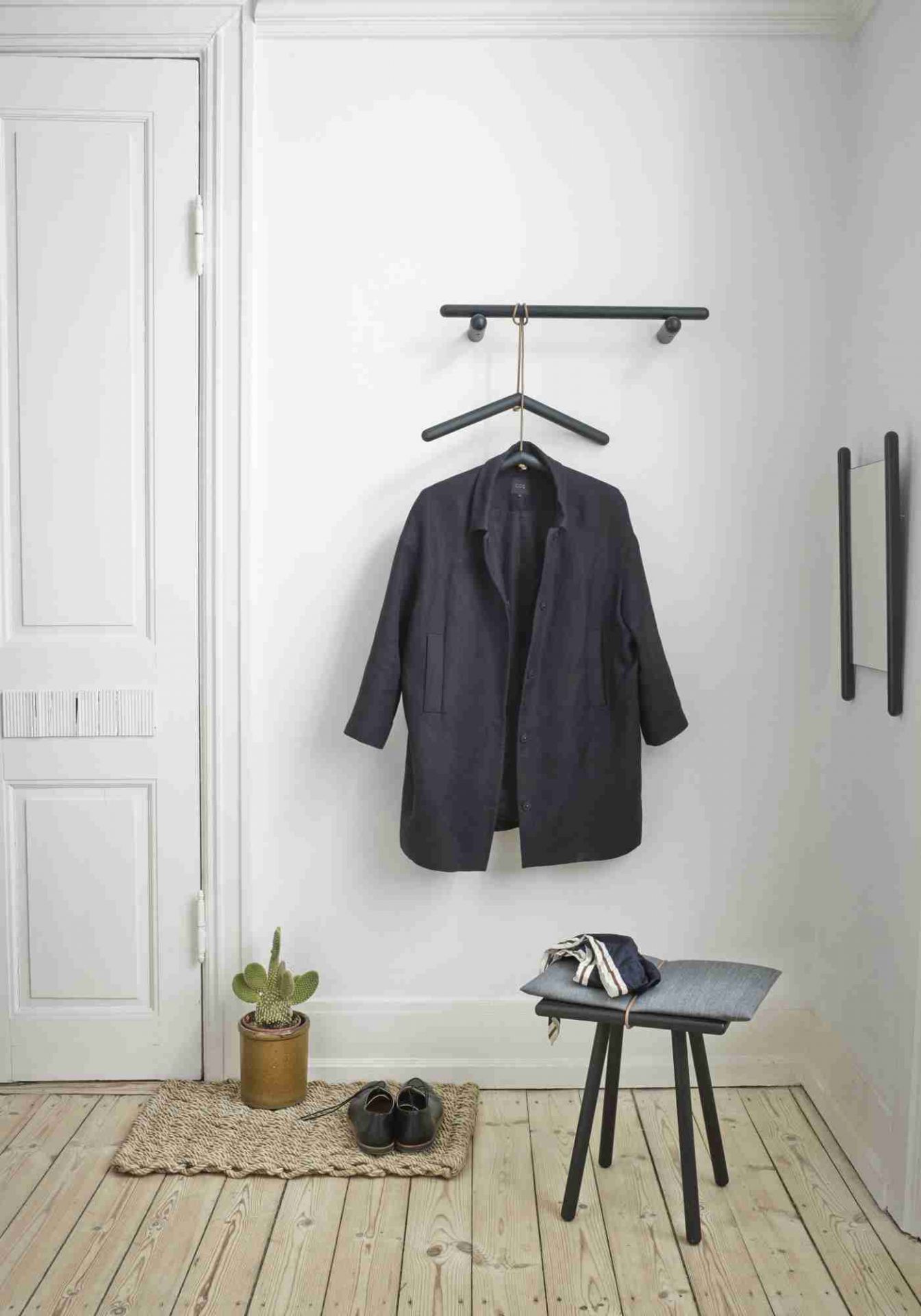 Georg Stool tabouret en chêne laqué noir Skagerak by Fritz Hansen