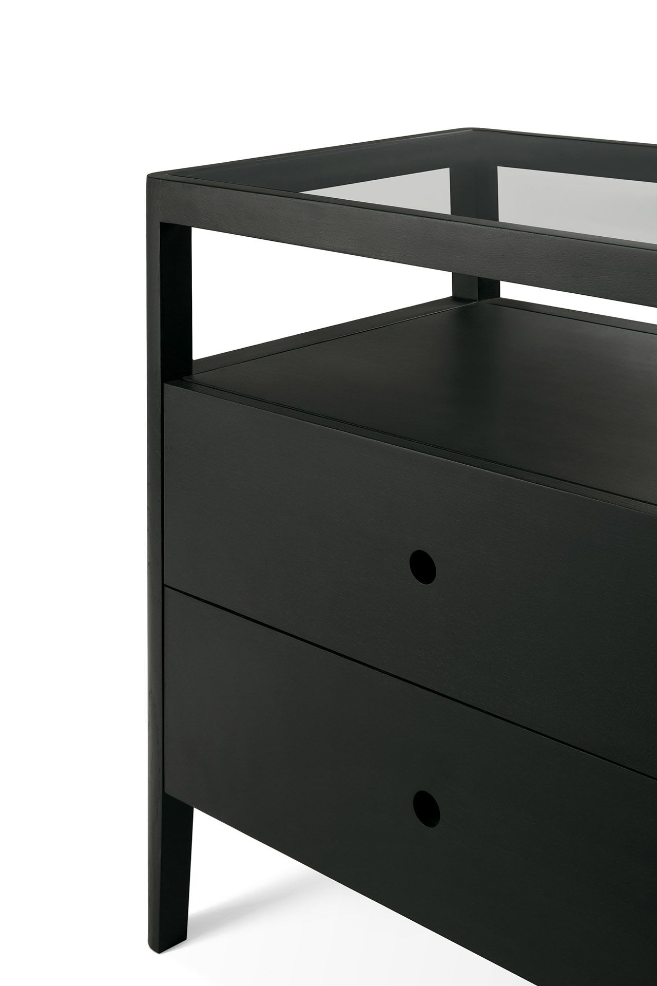Commode Spindle avec tiroirs en chêne laqué noir Ethnicraft