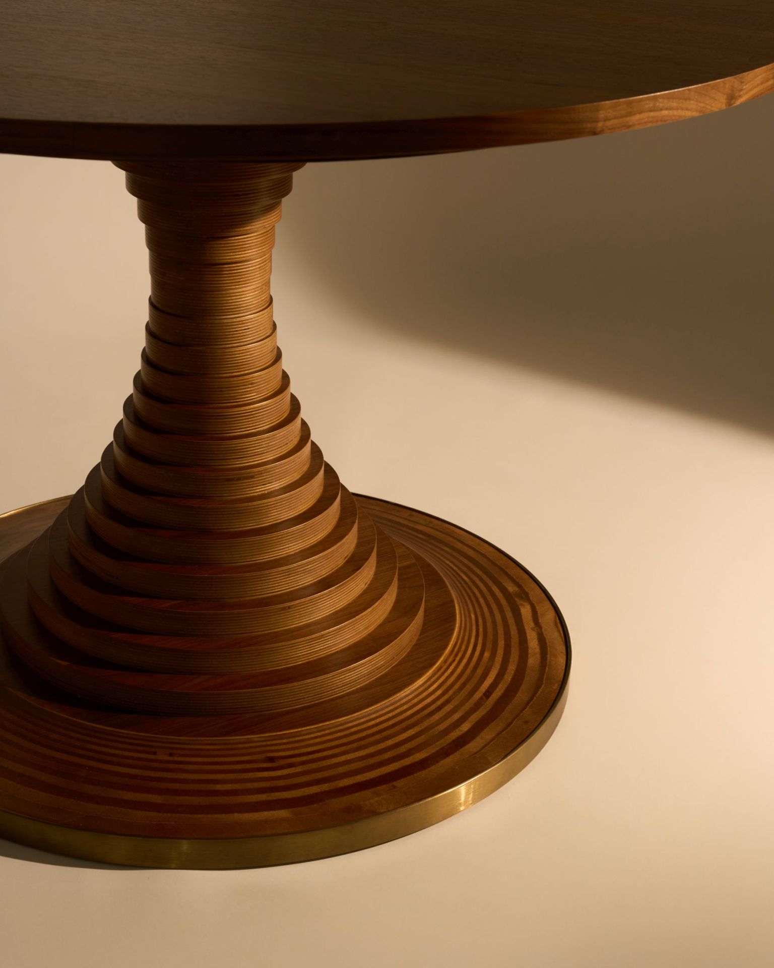 Tavolo a Dischi Table à manger Ø120cm Gubi