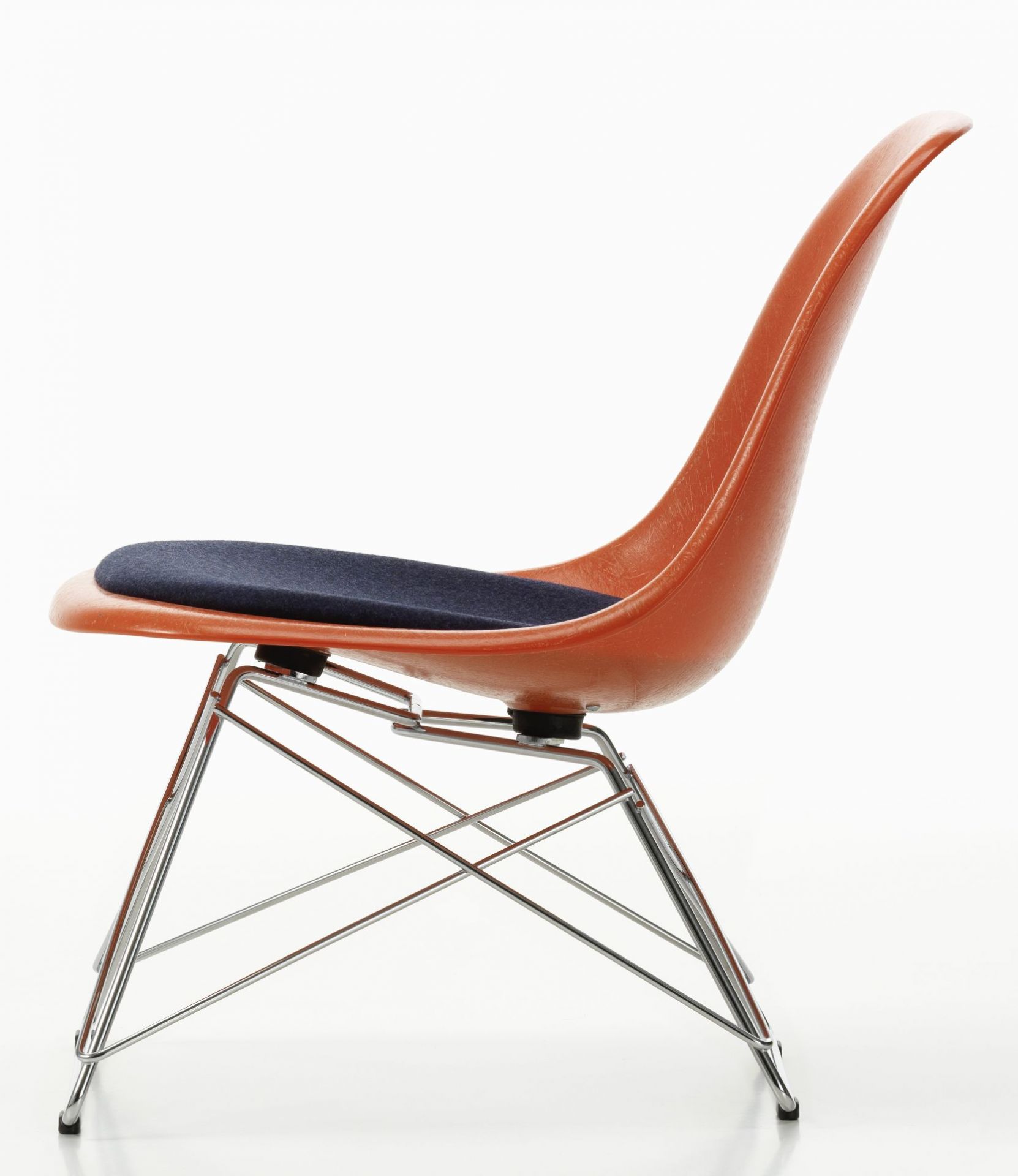 Eames Plastic Side Chair LSR chaise avec coussin d'assise Vitra