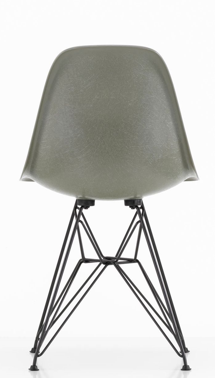 Eames Fiberglass Chair DSR chaise Vitra