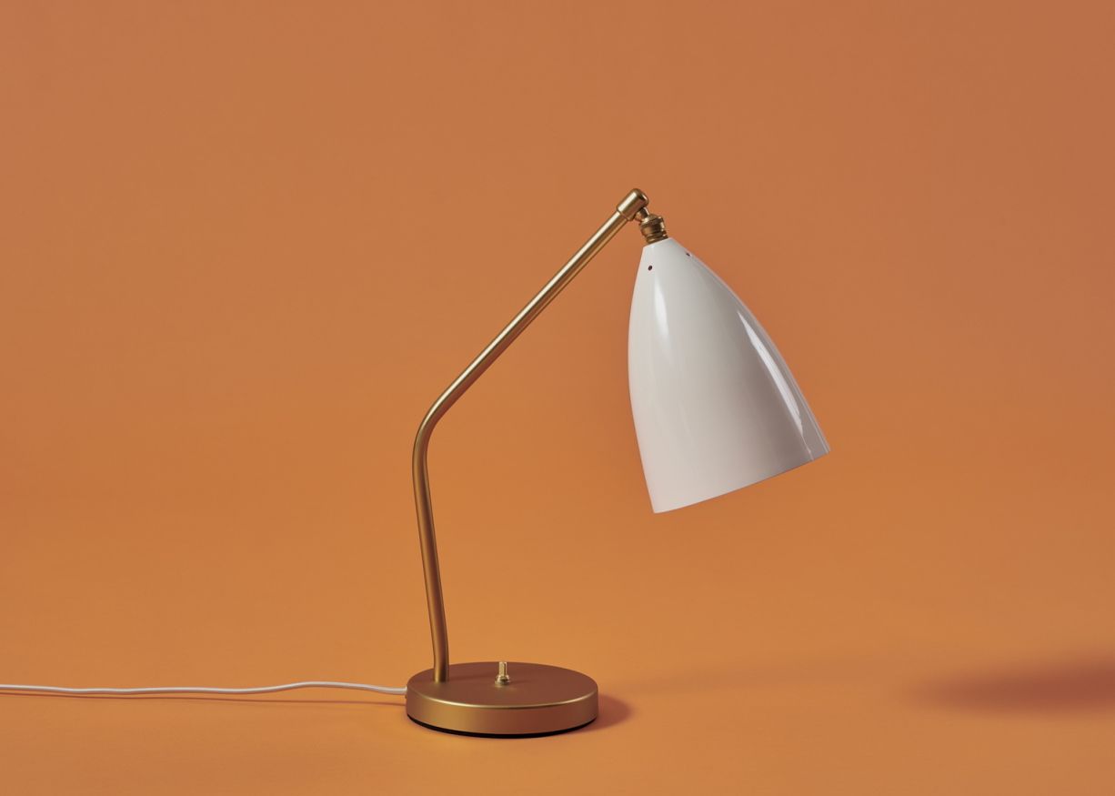 Gräshoppa lampe de Table albâtre blanc brillant Gubi