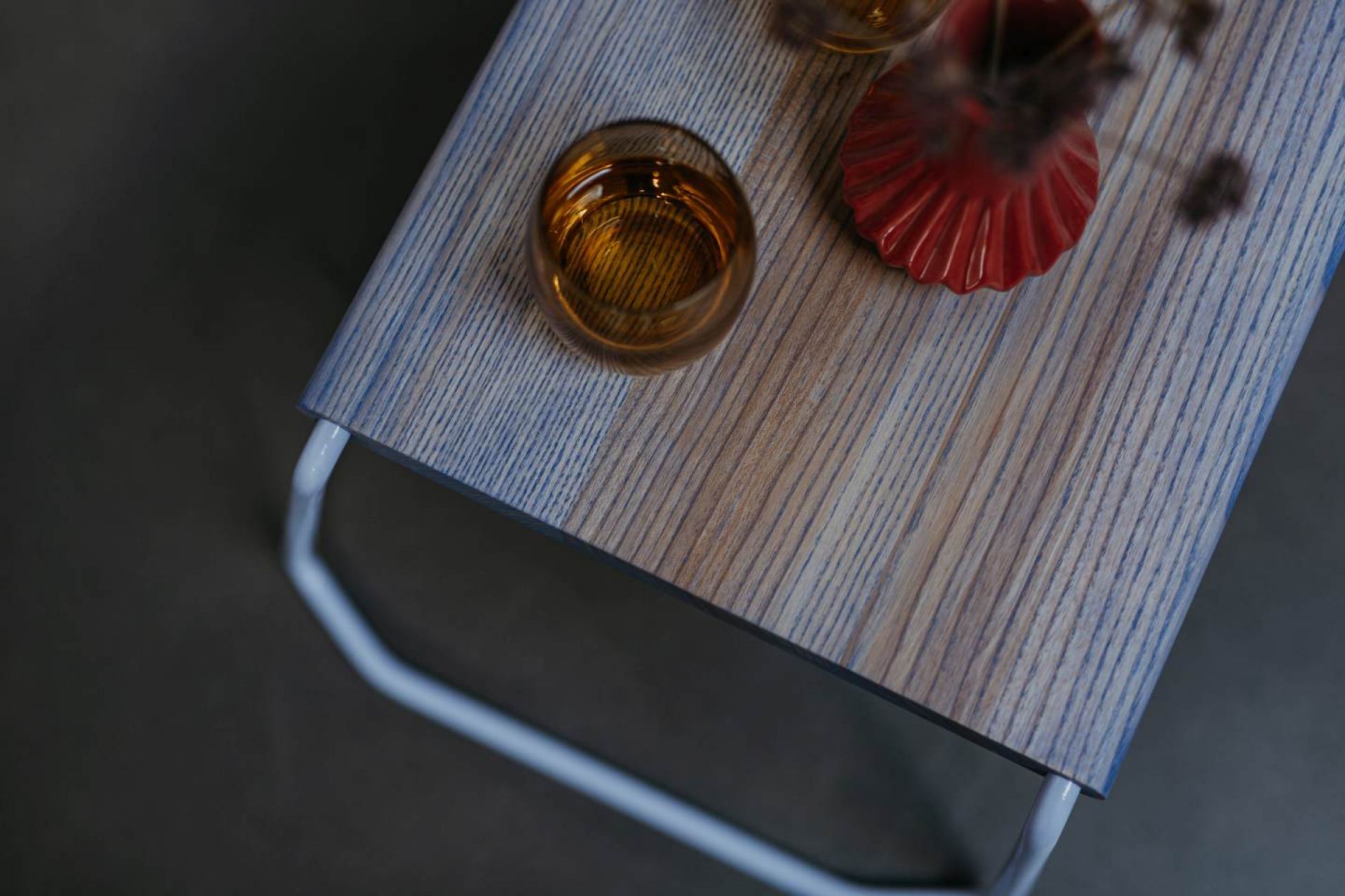 D:002 Table d'appoint Fuchs & Habicht
