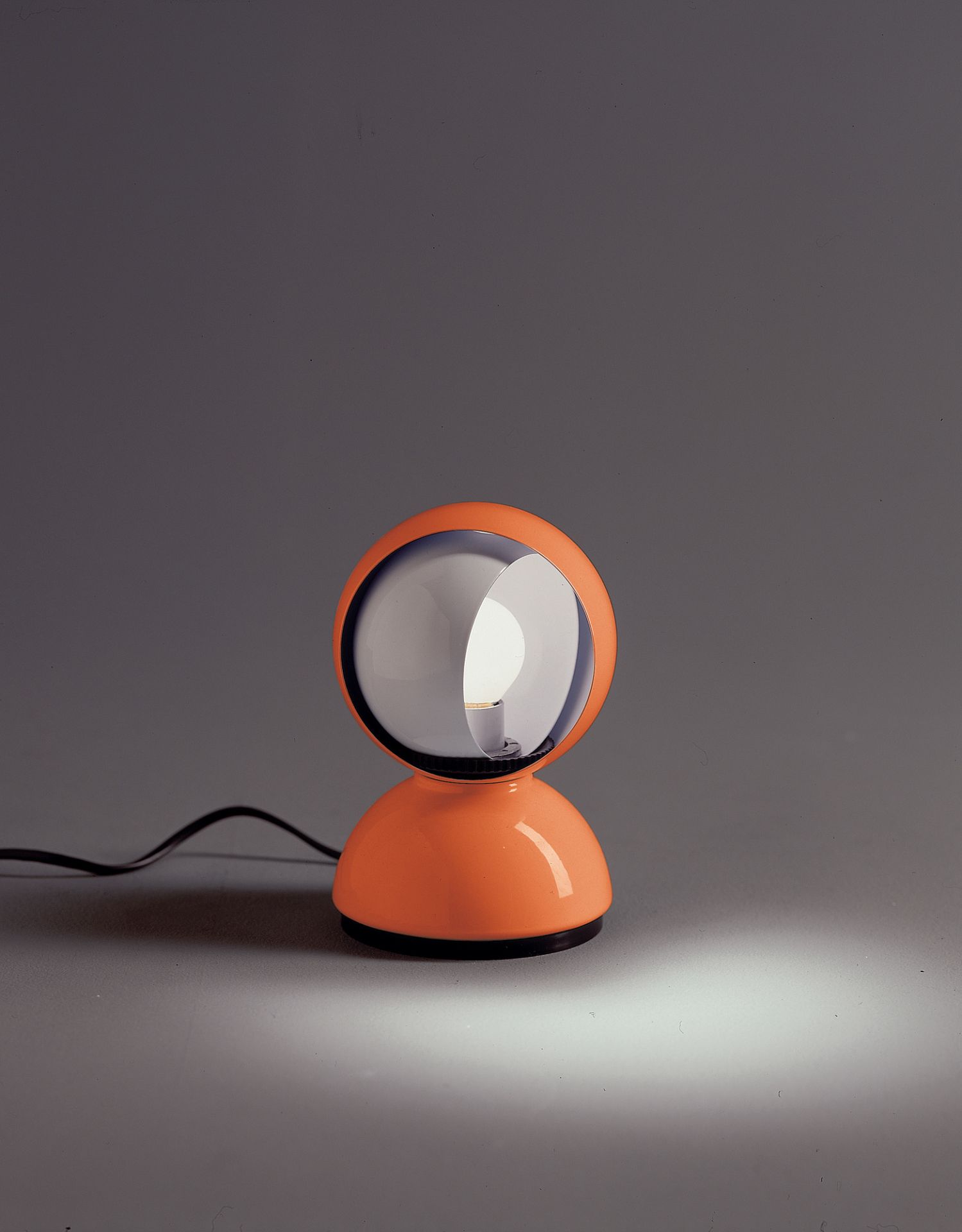 Eclisse Table lamp/Applique orange Artemide