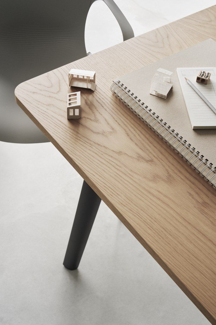 Table Pluralis Fritz Hansen