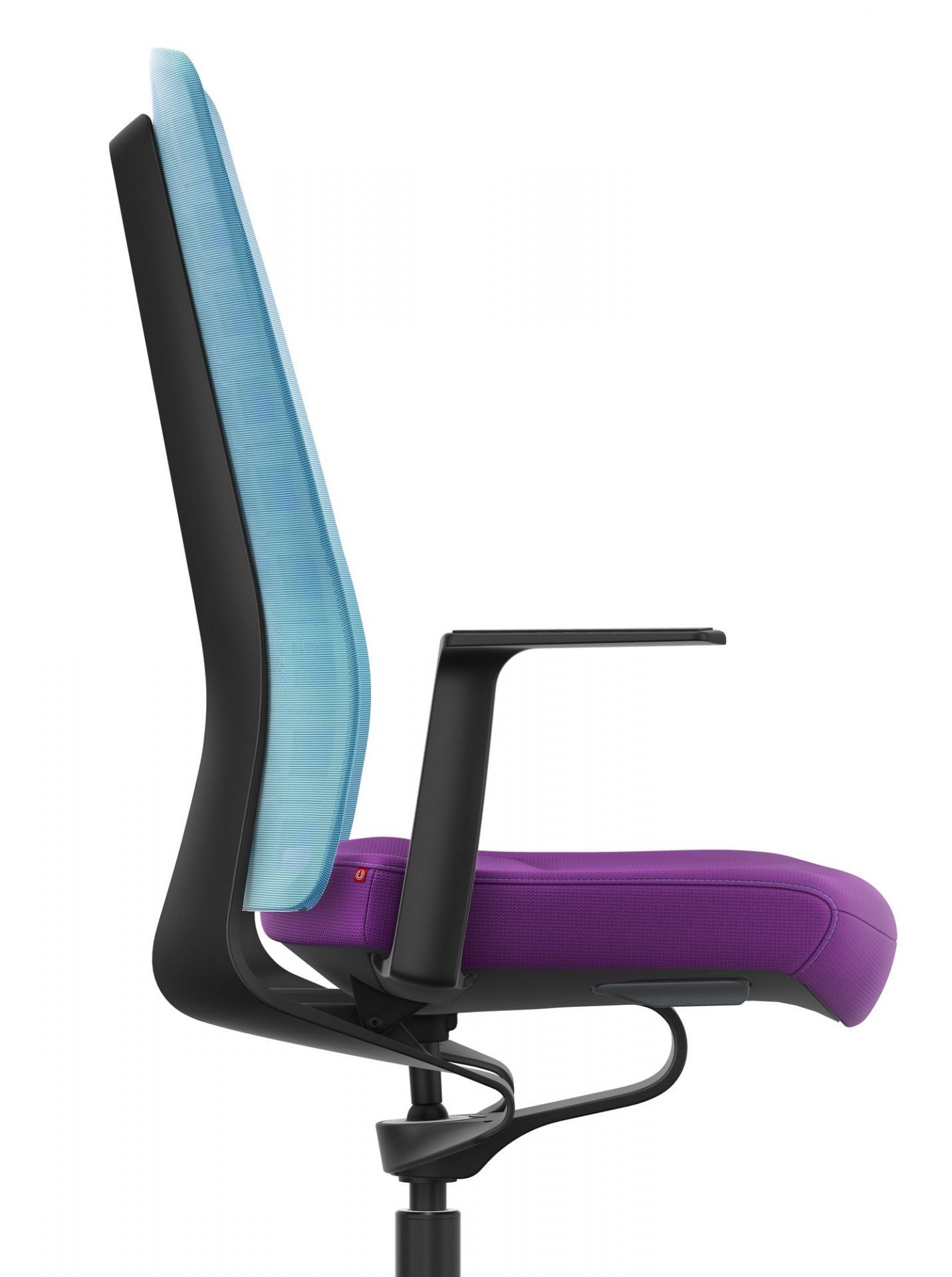 Seitenansicht: Interstuhl Bürodrehstuhl mit hellblauem Netzrücken und lila Sitzfläche, ergonomisch und modern.