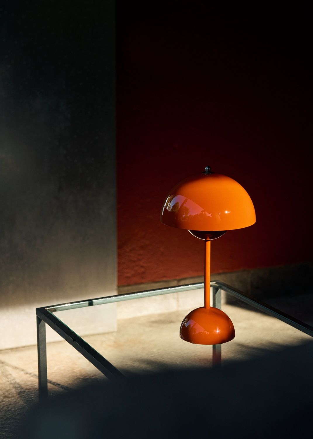 Flowerpot VP9 Portable Lampe à batterie / Lampe de table avec USB AndTradition