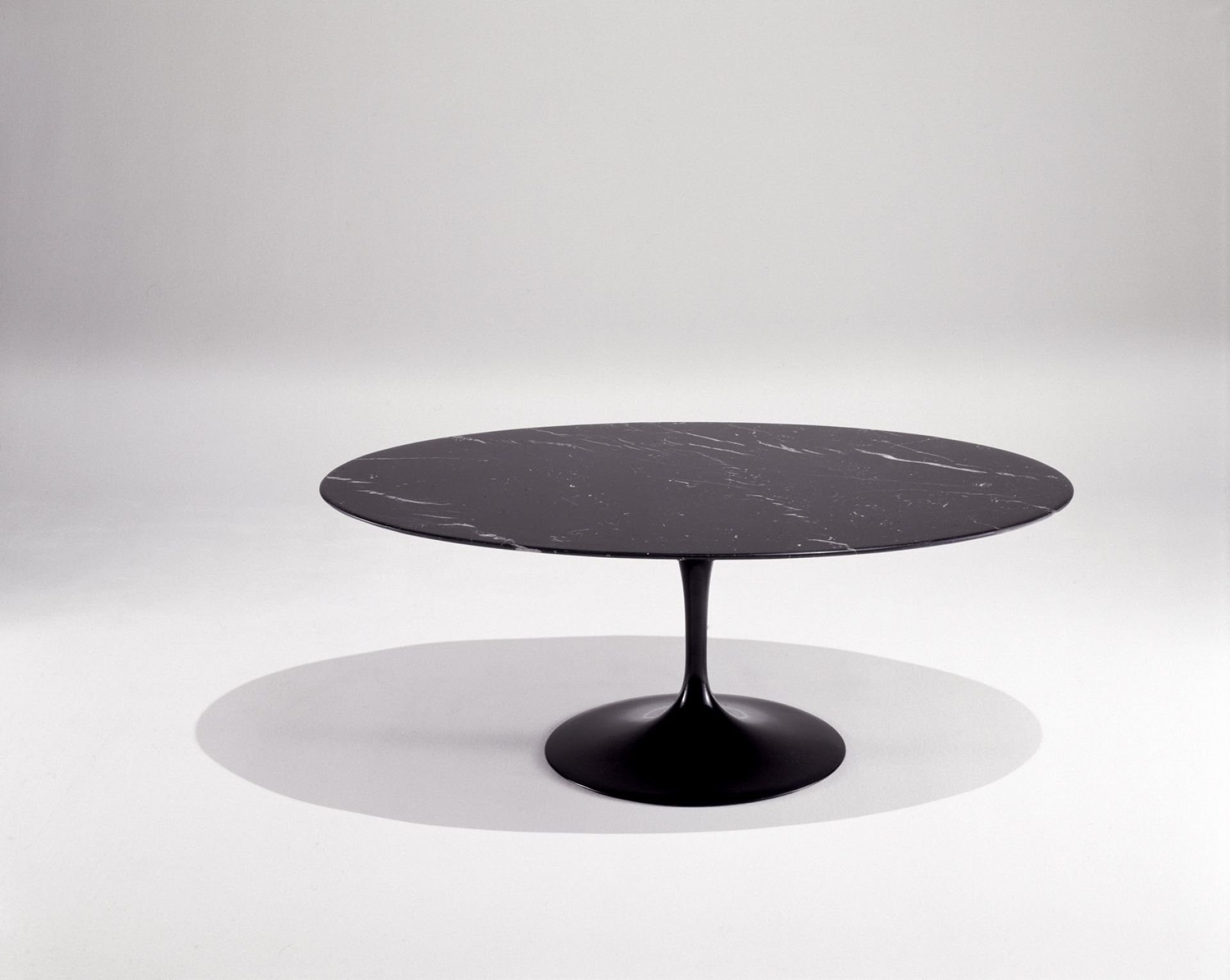 Saarinen table à manger ronde Knoll International