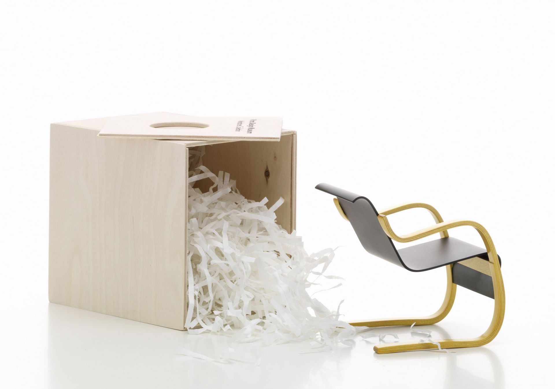 Armchair Nr.42 Miniatur Fauteuil Vitra