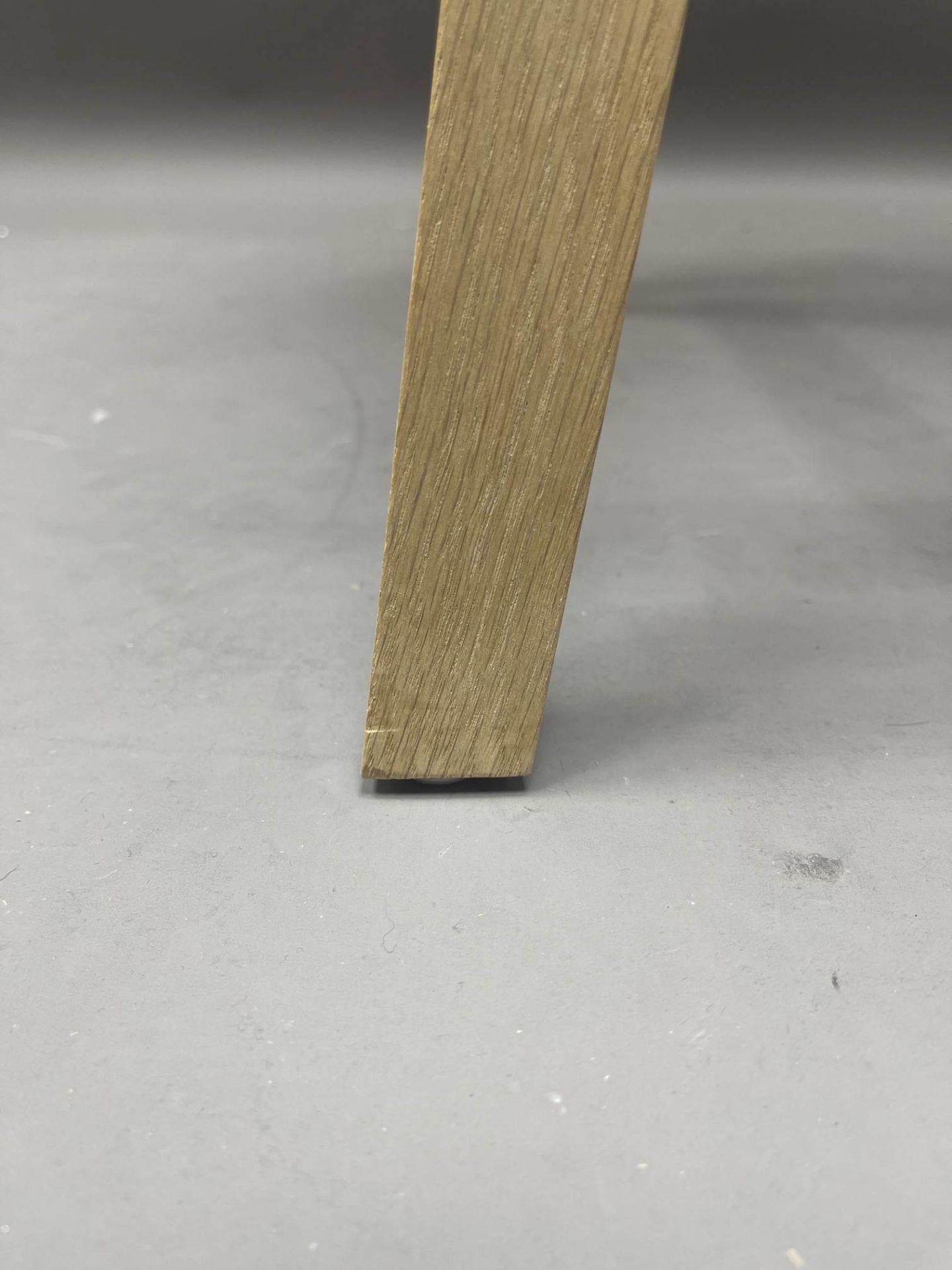 About a Stool AAS32 / AAS 32 Tabouret de bar BAS CHÊNE GRAISSÉ / MELANGE CREAM Hay EXEMPLE DE MANIÈRE 