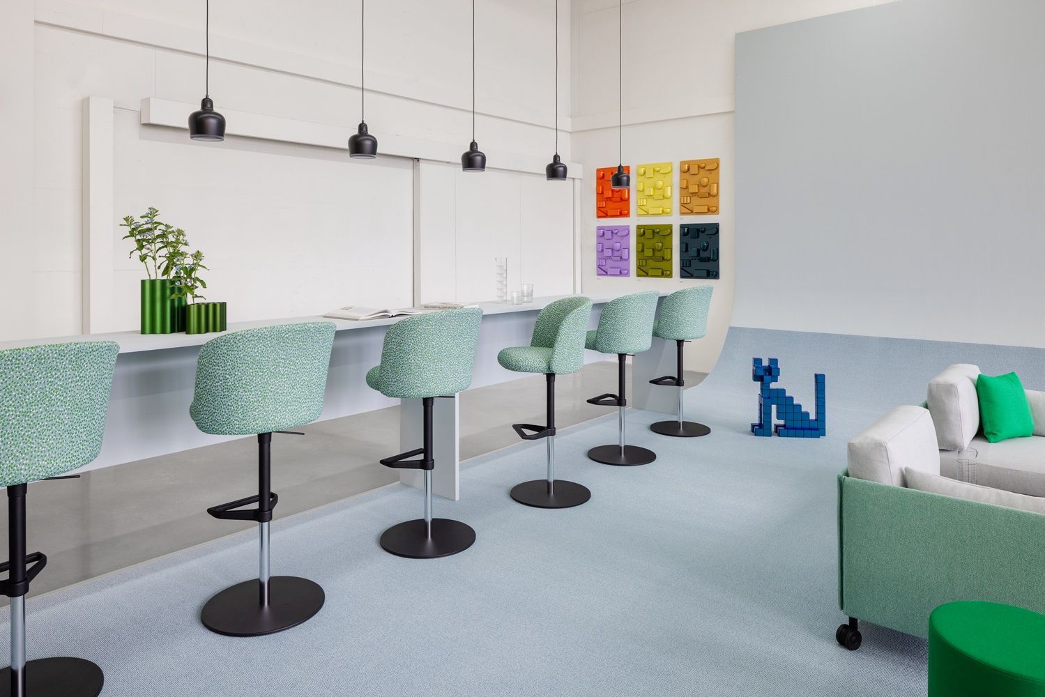 Mikado Side Chair High Chaise /  Tabouret de bar Vitra