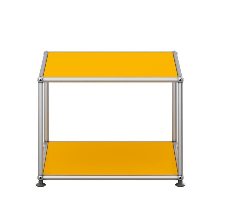 USM Haller meubles latéraux ouverts Jaune d'or USM Haller Beistelltisch in Goldgelb, offenes Design mit zwei Ablageflächen, modernes Möbelstück für Wohnraum und Büro.