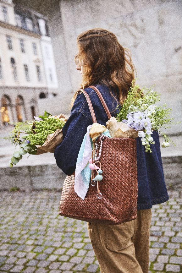 Oiseau rose Porte-clés métal argenté avec cuir naturel Kay Bojesen