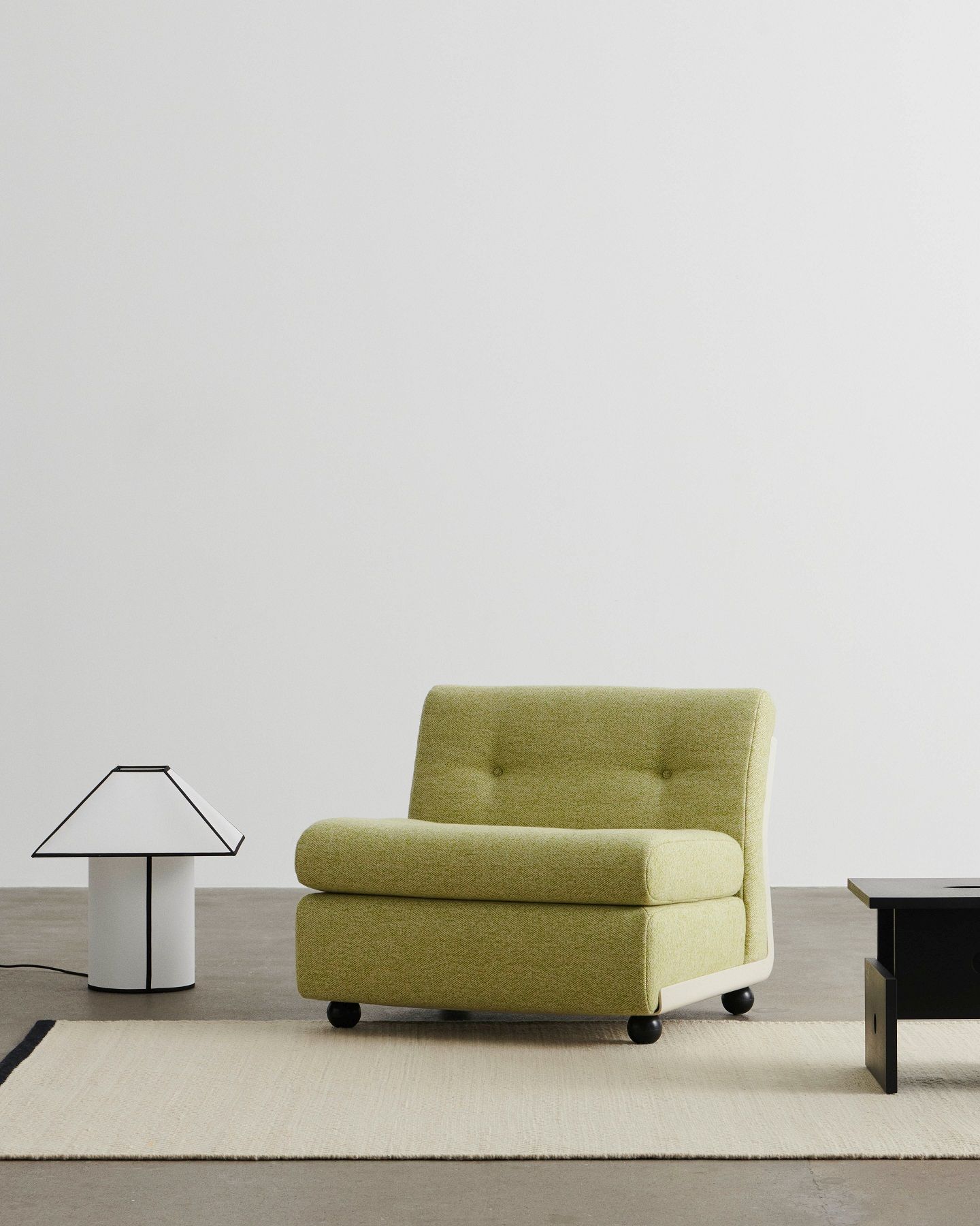 Ava Pyramid Table Lamp Lampe de table Hay