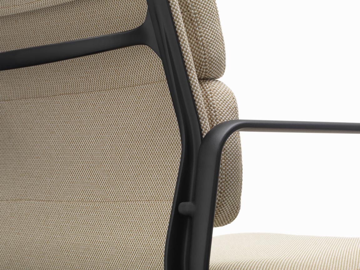 Soft Pad Chair EA 231 / EA231 Chaise Vitra