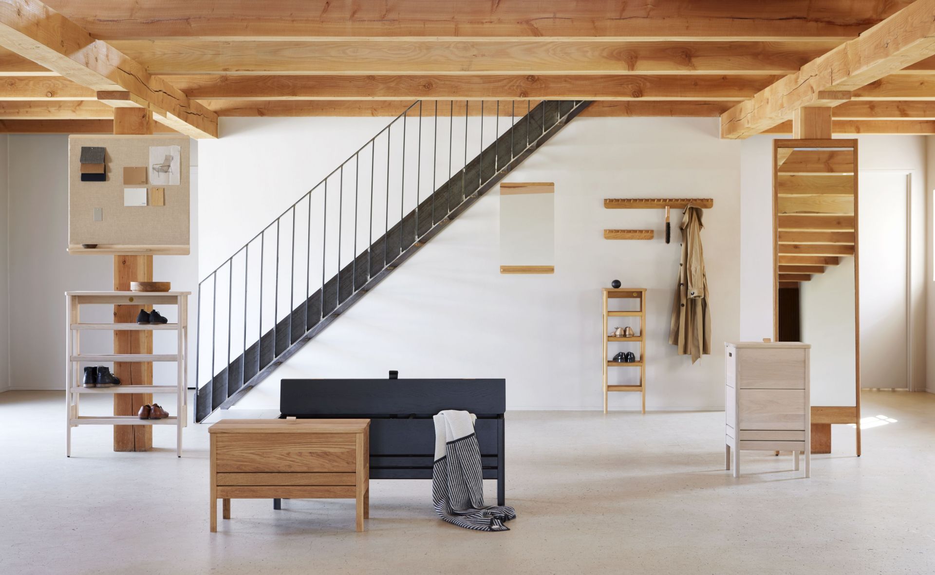 A Line Banc coffre 111 en chêne Form & Refine