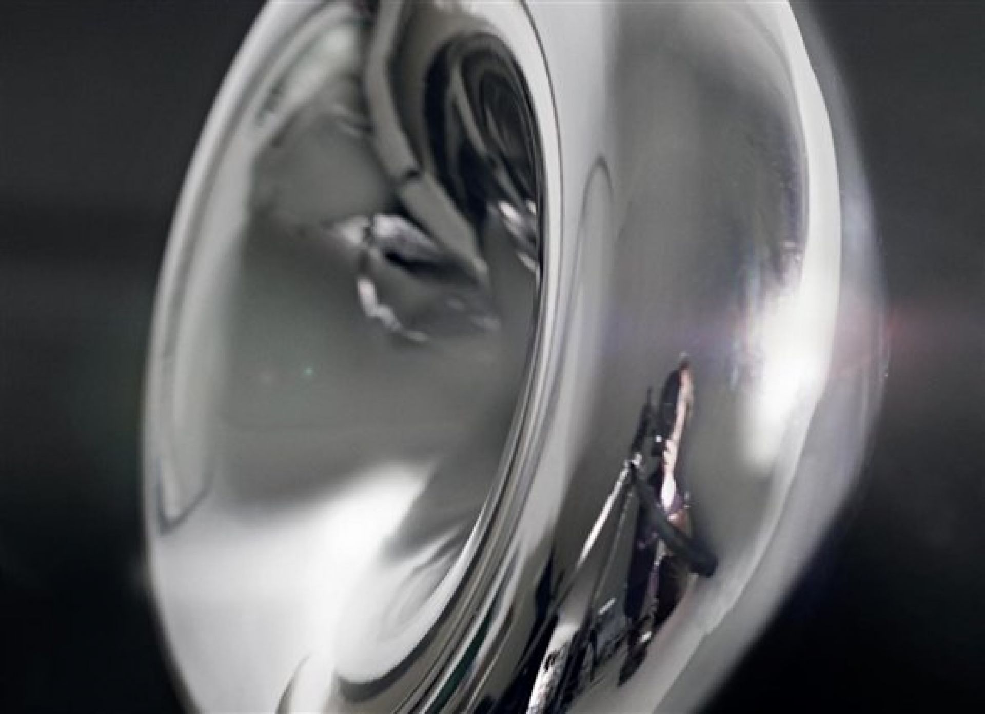 Void LED Pendant Light Lampe à suspendre Tom Dixon