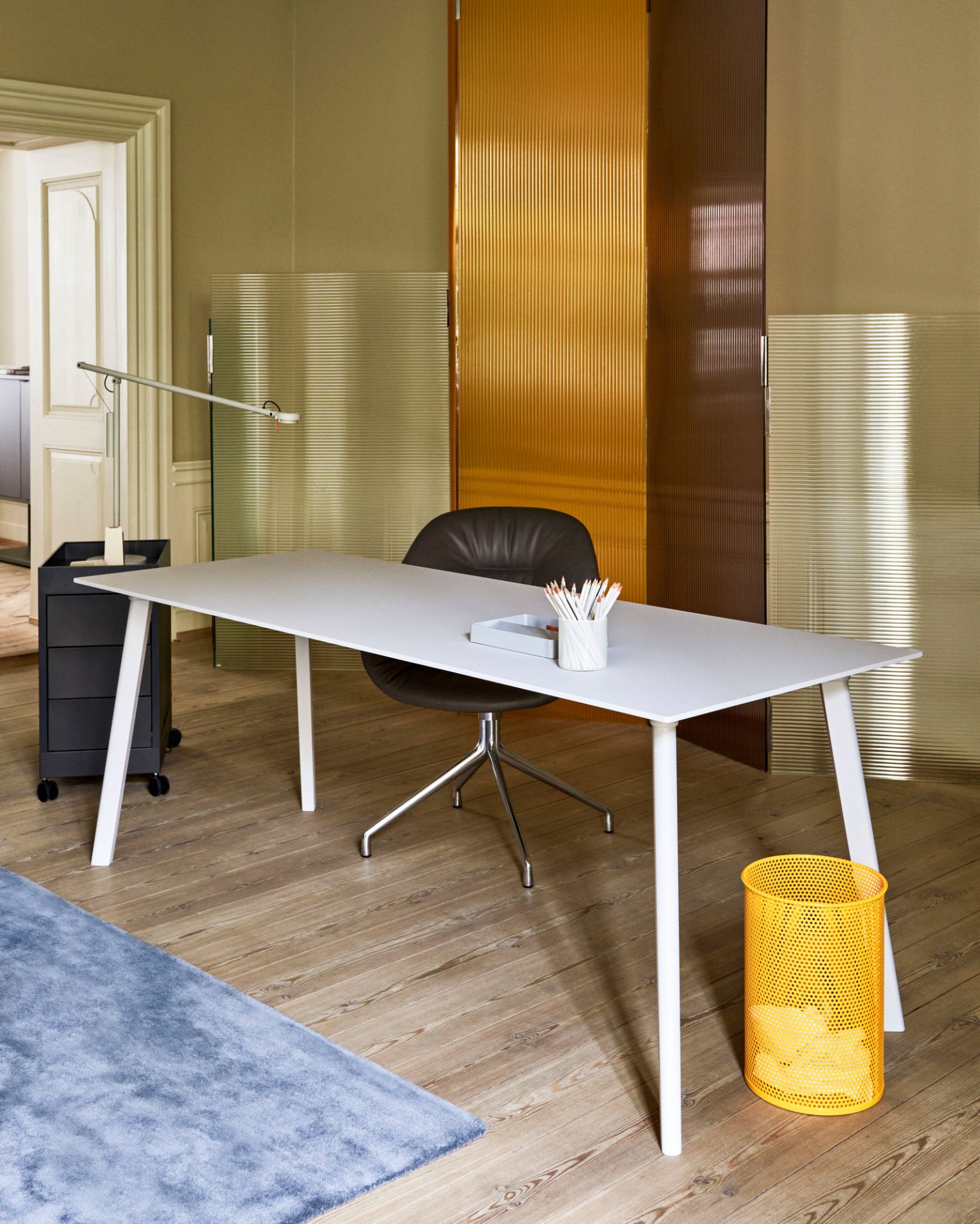 Fifty-fifty Table lamp Lampe de table grande Hay