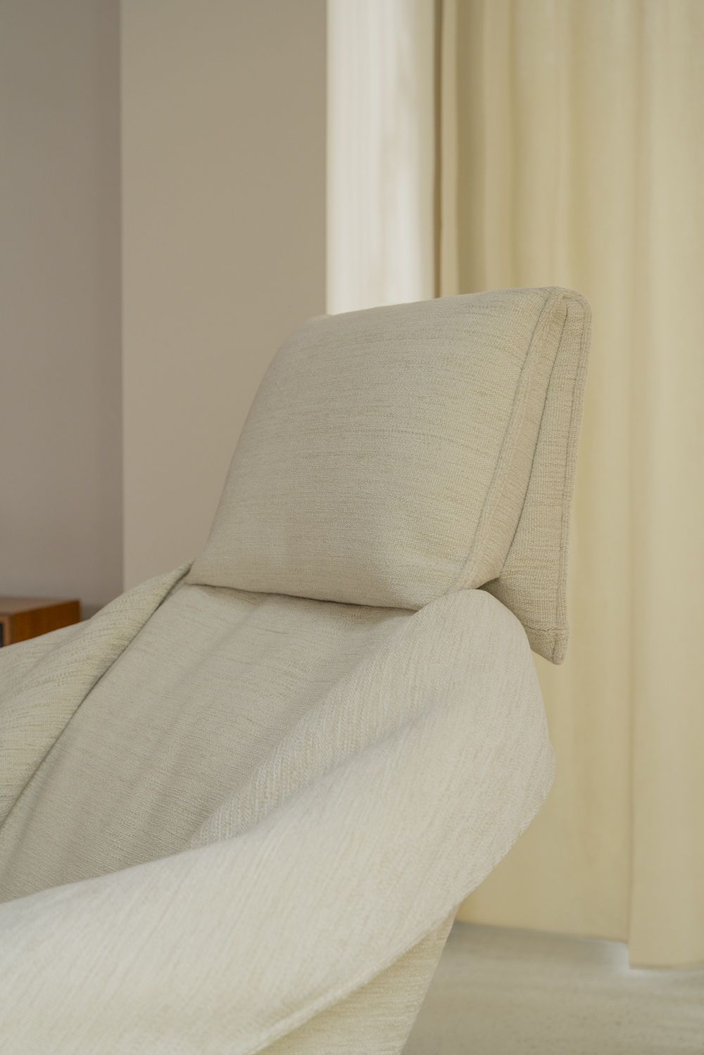 Bascule Fauteuil à dossier haut avec pouf Vitra