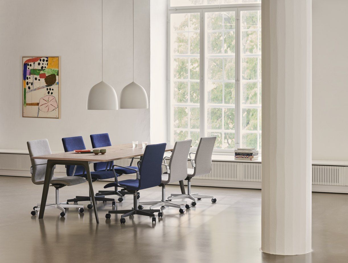 Table Pluralis Fritz Hansen
